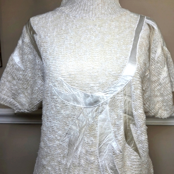Elegant Cream Women's Top Vintage Size S. - Picture 2 of 12